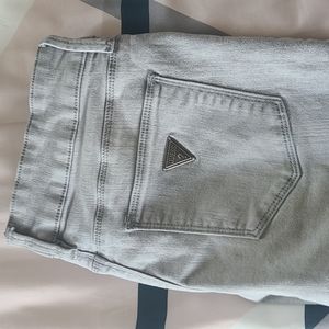 Guess cropped jeans